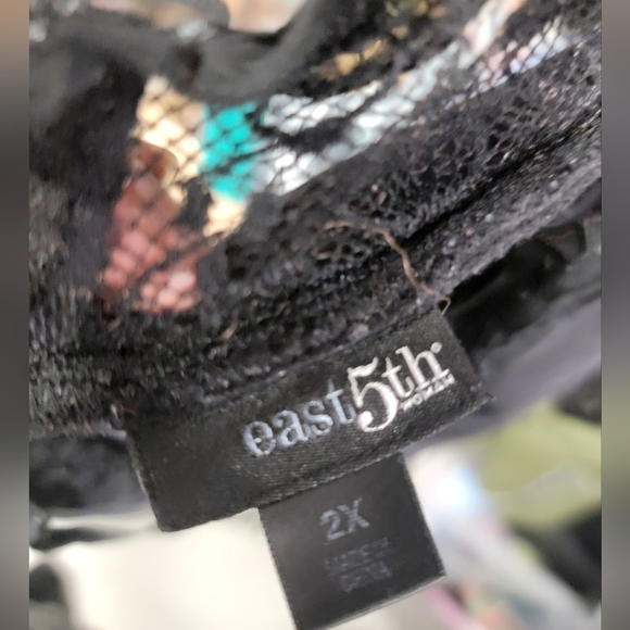 Torrid Hot Topic lace sleeve top - Picture 2 of 7